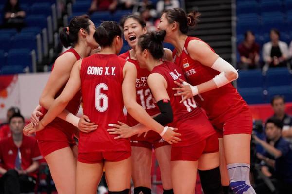 爆出大冷門！女排1米83黑馬主攻出爐，入選最佳陣容搭檔李盈瑩