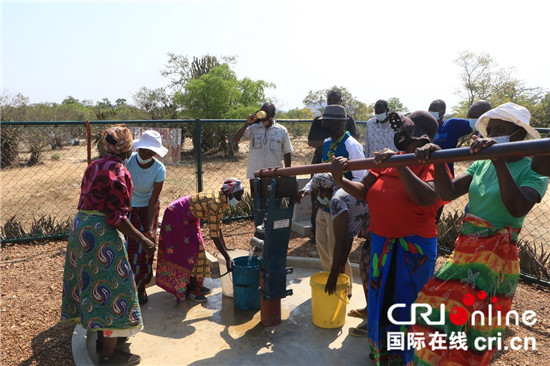 1000口“中國井”紮根辛巴威 潤澤40萬民眾