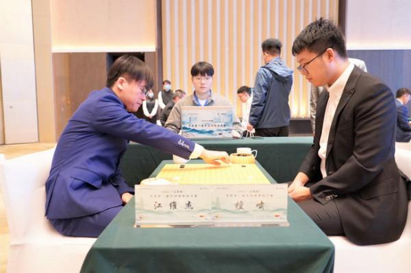 國手賽“柯唐大戰”柯潔勝出 辜梓豪楊鼎新一輪遊 國手賽“柯唐大戰”柯潔勝出 辜梓豪楊鼎新一輪遊