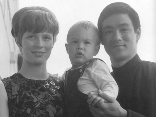 娛樂圈的“八大未解之謎”，哪一個你最想知道？