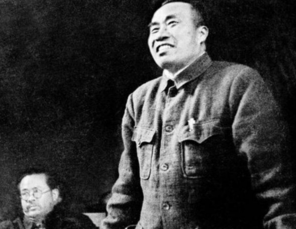 1950年，在一地主家搜出一張欠條，落款是朱德，朱德：讓他來北京