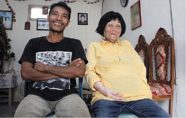 印尼82歲老太撥錯電話，與28歲小夥譜出戀曲，後小夥被狀告遺棄罪