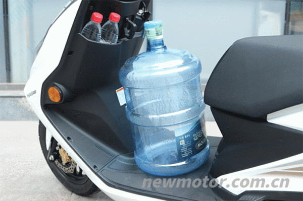 據說這是萬元內的都市型踏板典範?豪爵UCR125 據說這是萬元內的都市型踏板典範?豪爵UCR125