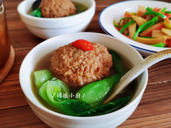 50歲廚娘分享獅子頭的傳統做法，外香裡嫩鮮美多汁，入口即化