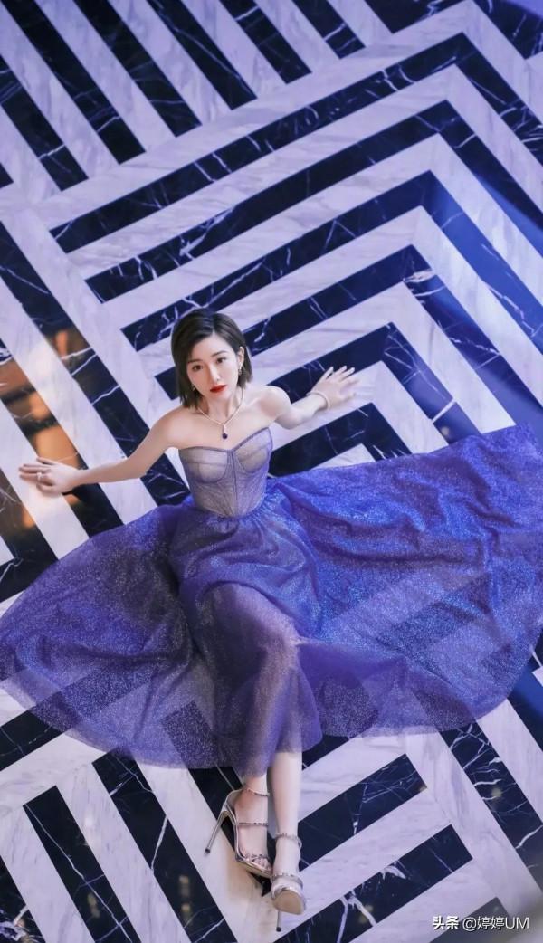 毛曉彤，膚白貌美、笑容甜美、可甜可酷，好看的女孩子誰不愛呢