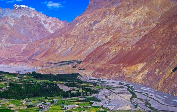 西姆沙爾“雪山人”：雪山上如履平地，6000米高原挖礦淘金難養家