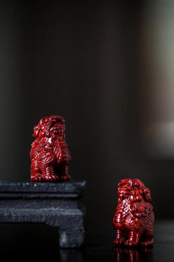 小葉紫檀「望天吼」手把件