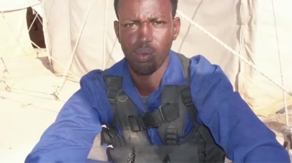 索馬利亞海盜最丟臉的搶劫：挾持貨船2年沒人來贖，還要養22名人質