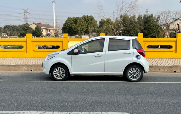 車主說車：&OpenCurlyDoubleQuote;老頭樂&rdquo;和江淮iEV6E誰更強？退休工程師給你答案
