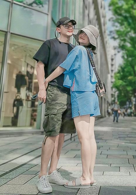 謝娜張傑風波後首現身！久違露面變低調，穿大衣走機場不再露臉