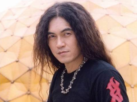 迪克牛仔：從“搖滾巨星”淪落到走穴為生，終於讓人再次為他鼓掌