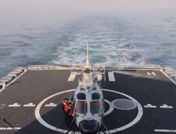 美國軍機剛來臺海,055大驅連續四晝夜反潛,演練封鎖海峽要道 美國軍機剛來臺海,055大驅連續四晝夜反潛,演練封鎖海峽要道