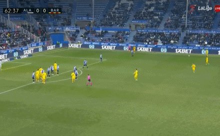 弗倫基·德容獻絕殺 巴薩客場1比0阿拉維斯 弗倫基·德容獻絕殺 巴薩客場1比0阿拉維斯