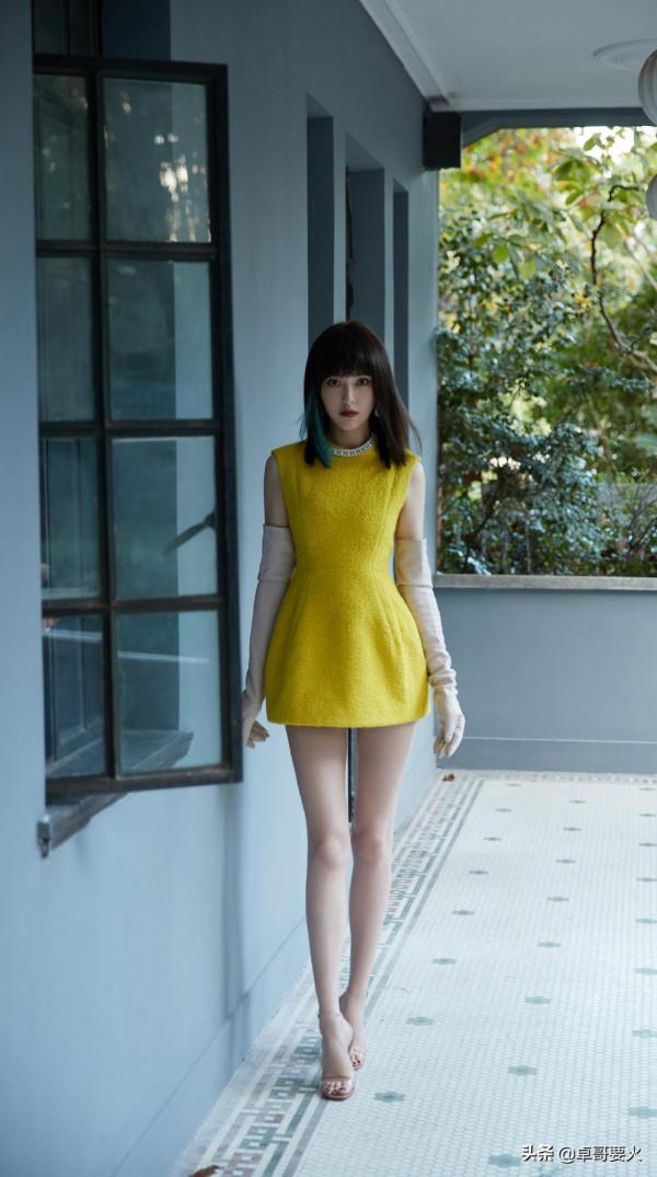 氣質這塊還得是唐嫣,一襲蛋黃色長裙,都穿出了儒雅感 氣質這塊還得是唐嫣,一襲蛋黃色長裙,都穿出了儒雅感