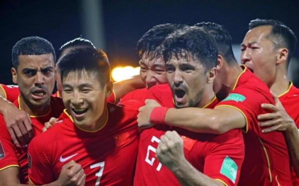 指望拜仁放水？三球完敗！巴薩很弱很傻很天真...