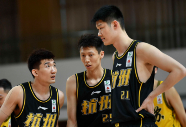 中國男籃新星傷愈復出!重返CBA賽場 攜手孫銘徽衝擊總冠軍 中國男籃新星傷愈復出!重返CBA賽場 攜手孫銘徽衝擊總冠軍