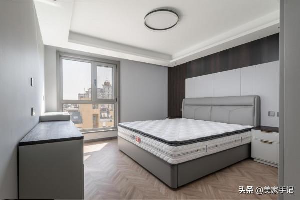 她家138㎡大宅，一進門玄關就把我迷住，客廳設計太棒了！曬一曬