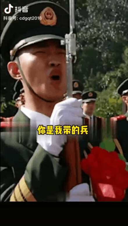 “我想當一輩子兵！”離開那天，他們哭成了淚人……