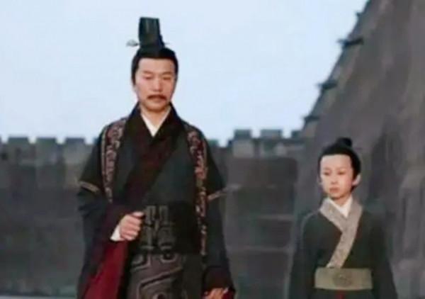 皇帝：我要吃公雞下的蛋，甘羅：這有何難？後甘羅官拜丞相