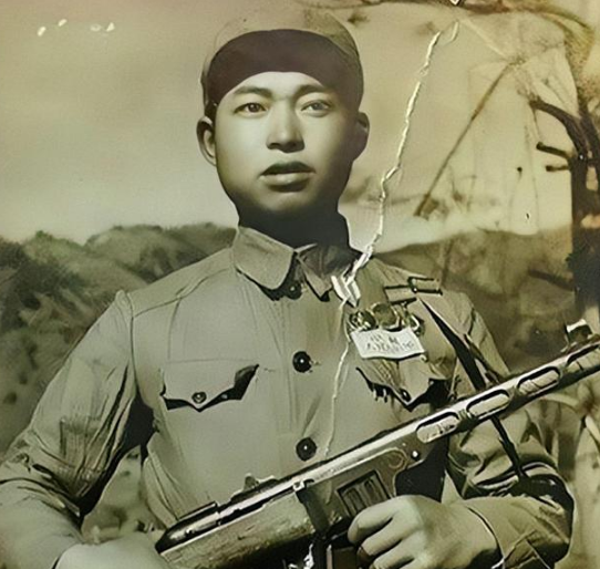 1963年，解放軍師長看到一殘疾流浪漢，淚流滿面：我找了你十年