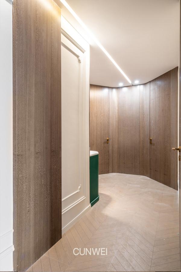 等我有了海景房，也能像陳小春家一樣，沒幾件傢俱但收納井井有條