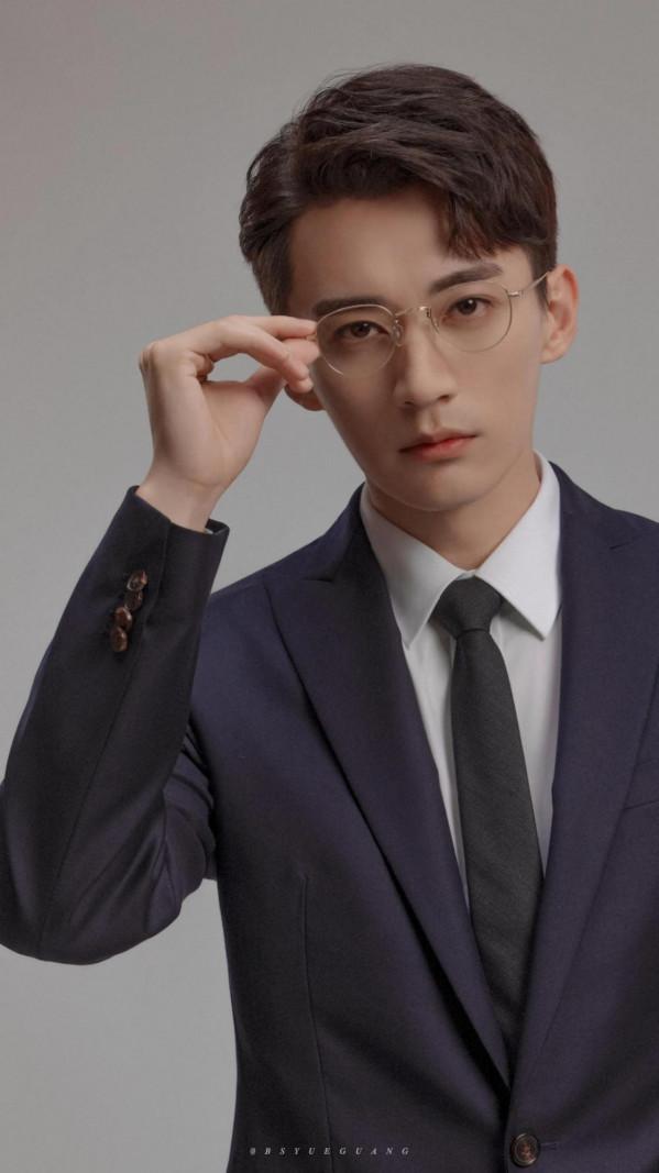 女小花堅守崗位，男藝人卻洗牌迅速，新出圈的男藝人，你更看好誰