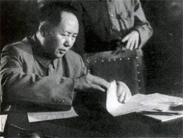 1938年得知老戰友被抓，李開文怒砸中央監獄，主席得知後：砸得好