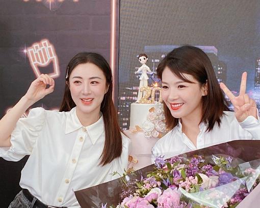 帶貨女王薇婭和任嘉倫，宋威龍，謝霆鋒等好友的親密合照