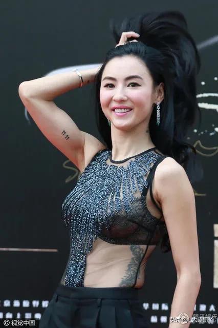 “衣靠人裝”的張柏芝 “衣靠人裝”的張柏芝