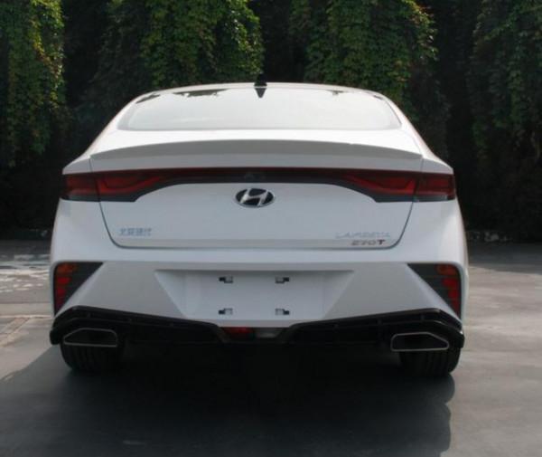 國產加長X5、4.0T V8紅旗、敞篷MINIEV，明年第一波新車值得期待