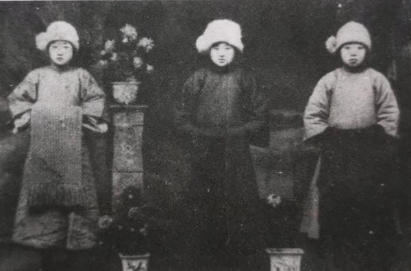 端木蕻良二妻鍾耀群：寫書講述丈夫與蕭紅的婚戀，直言蕭紅很病態