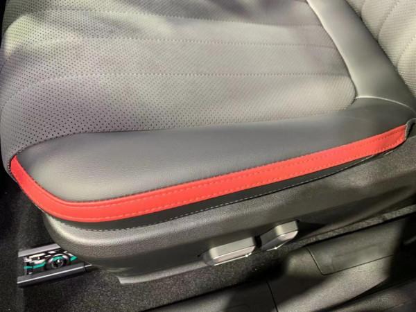 尤拉好貓GT靜態實拍:運動元素上身/動力小幅提升 尤拉好貓GT靜態實拍:運動元素上身/動力小幅提升