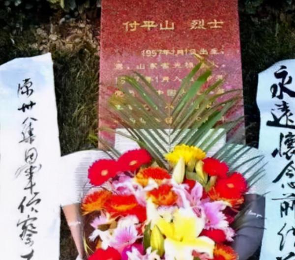 他用7發手槍子彈與敵周旋6天，死後遺體被封入水泥，只剩一隻頭骨