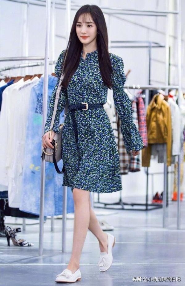 穿來穿去,還是“小白鞋”舒適百搭!學會這3種高階穿法,太洋氣 穿來穿去,還是“小白鞋”舒適百搭!學會這3種高階穿法,太洋氣