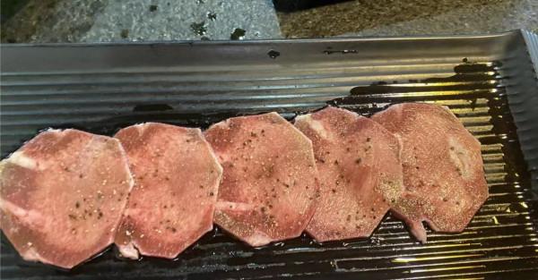 這些店隱藏得很深!但烤肉的味道在京城是一絕!評分不錯 這些店隱藏得很深!但烤肉的味道在京城是一絕!評分不錯