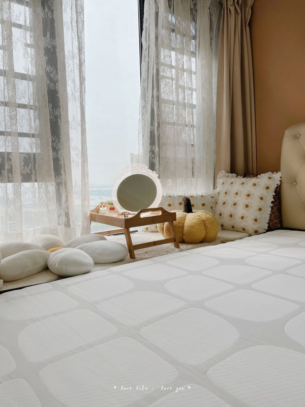 一個溫柔的飄窗