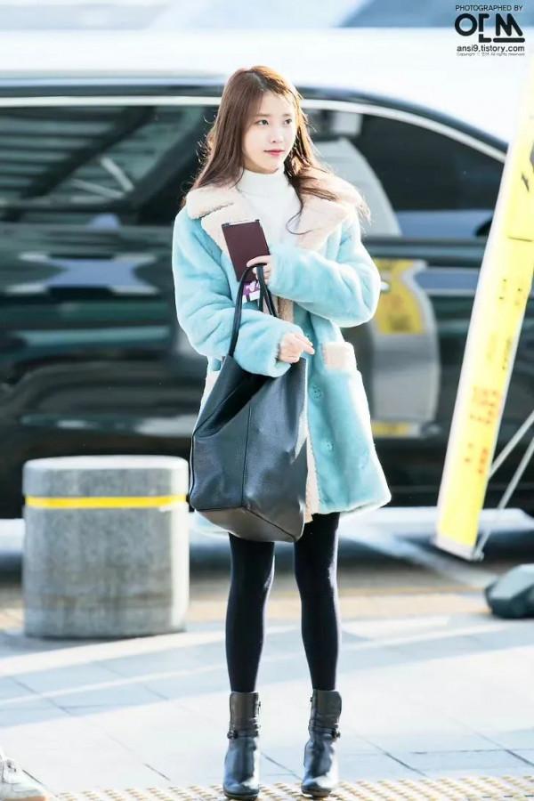 韓星街拍 | 蛀牙警告！IU的街拍怕是比她的歌還要甜