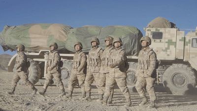 颯！平均年齡不到22歲，女兵駕駛數十噸遠火發射車馳騁疆場