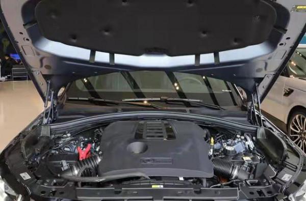 路虎攬勝星脈，車長4米8，外觀時尚，內飾科技感十足，是你的菜嗎