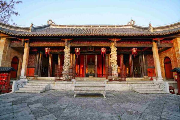 中國價效比最高的4個養老城市，冬天避寒，夏天避暑，房價還便宜