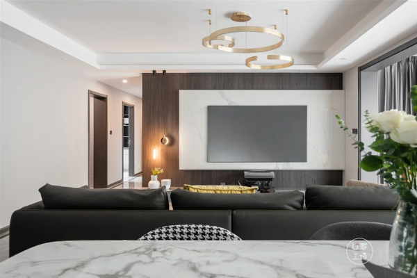 豪宅標配裡有啥?155㎡現代輕奢家以深色系拉滿氛圍感 豪宅標配裡有啥?155㎡現代輕奢家以深色系拉滿氛圍感