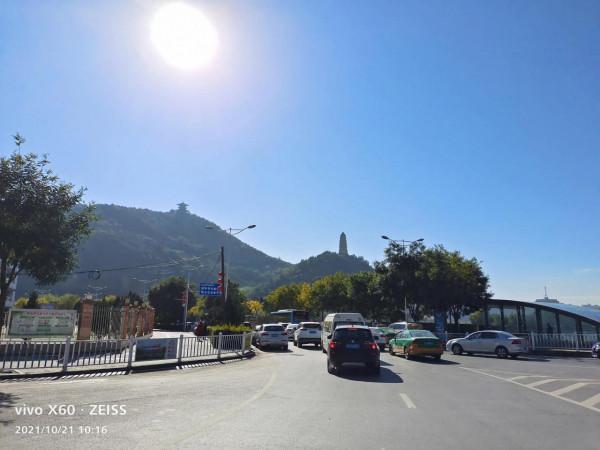 ＂20的泡麵5元一個茶蛋＂多少年沒到國內旅遊了？有色眼鏡該摘了