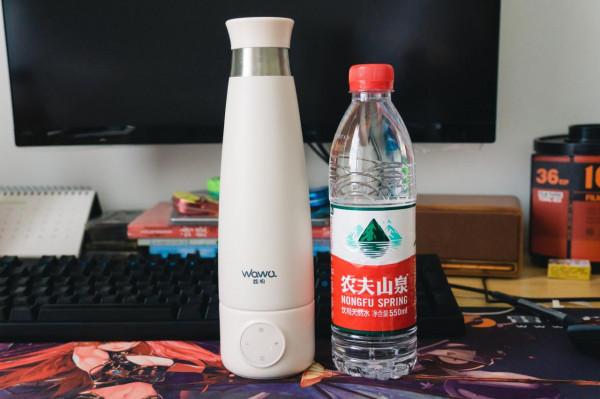 帶娃出行必備單品，娃物無線便攜調奶杯體驗