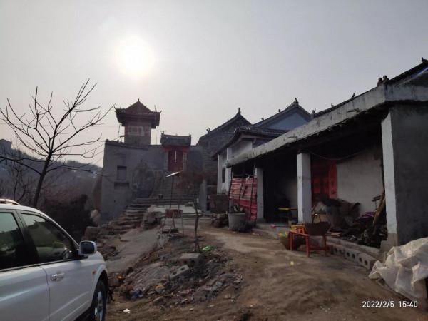遊狀元川景區：不見傳說劉秀床，只見山頂遊樂場