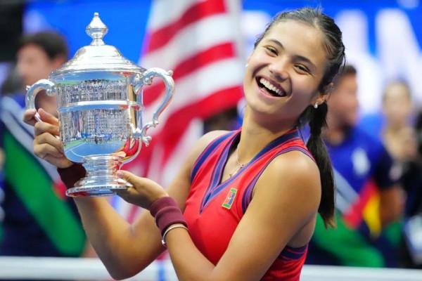 時尚圈和英王室寵愛的18歲華裔女孩，東北話說得好溜