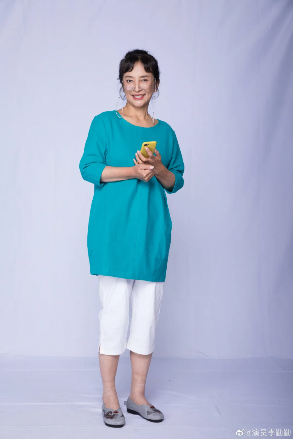 老戲骨李勤勤現身婚宴,席上打包飯菜被笑話,直言別浪費不丟人 老戲骨李勤勤現身婚宴,席上打包飯菜被笑話,直言別浪費不丟人