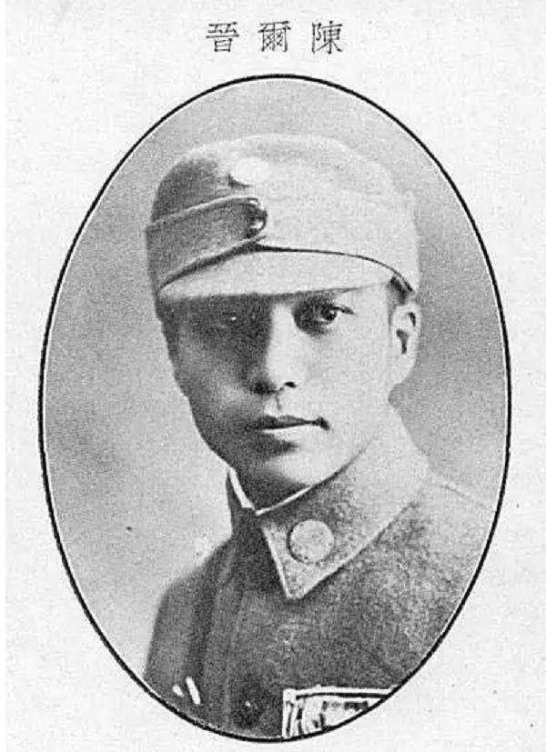 王曼霞是周總理親選臥底，嫁給蔣介石愛將，暴露後讓丈夫二選一