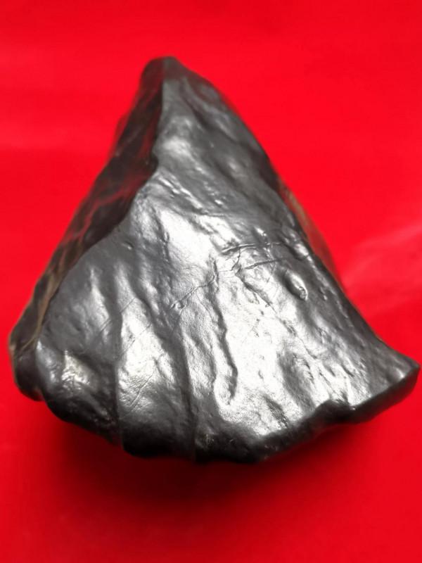 非常稀有的無球粒定向隕石