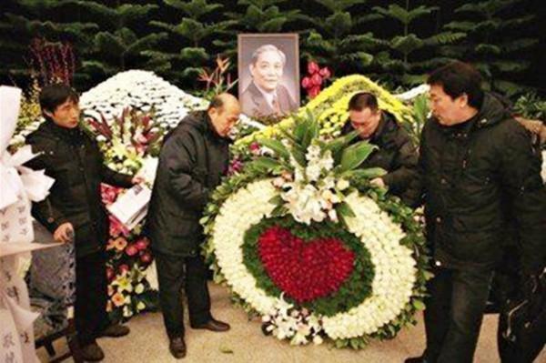 張學津後事：全體徒弟跪拜高喊：“師父，我們都是您的兒子”