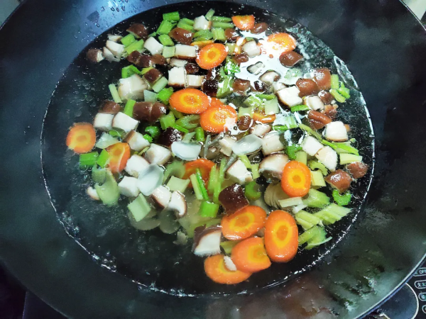 素食菜譜 | 五色雜蔬,營養豐富,味道鮮美,家人超喜歡 素食菜譜 | 五色雜蔬,營養豐富,味道鮮美,家人超喜歡